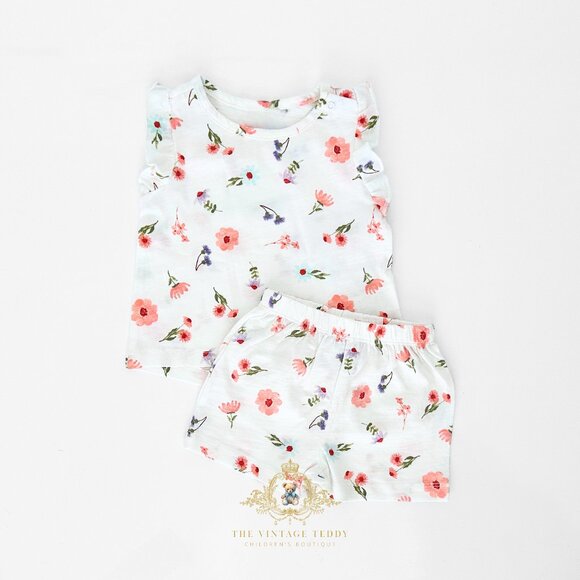 NWT Pretty Girls 2 Piece Matching Set Top & Shorts Lovely Flowers Summer 0-3M - Picture 1 of 2